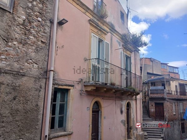 appartamento in vendita a Gualtieri Sicaminò