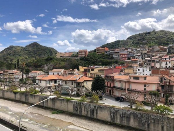 appartamento in vendita a Gualtieri Sicaminò