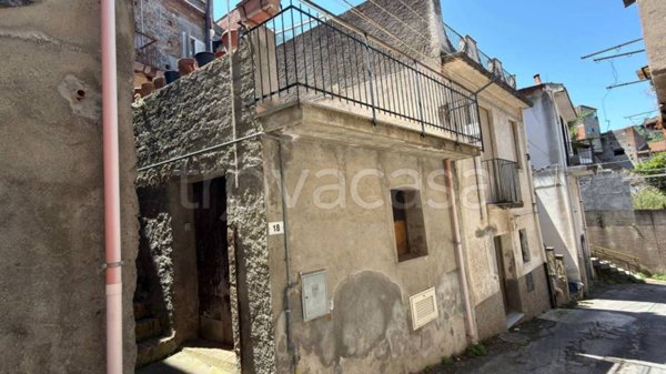 casa indipendente in vendita a Gualtieri Sicaminò