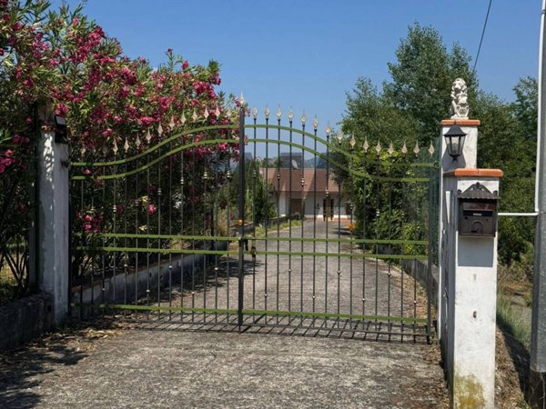casa indipendente in vendita a Gualtieri Sicaminò