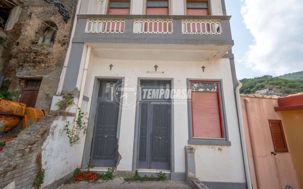 casa indipendente in vendita ad Itala in zona Borgo