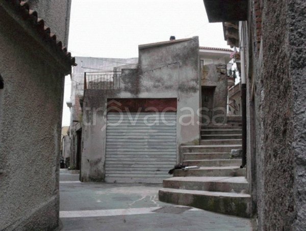 casa indipendente in vendita ad Itala