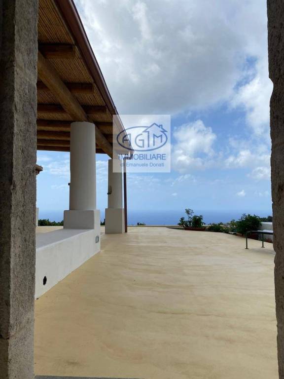 casa indipendente in vendita a Leni in zona Rinella