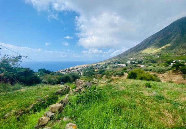 casa indipendente in vendita a Leni in zona Valdichiesa