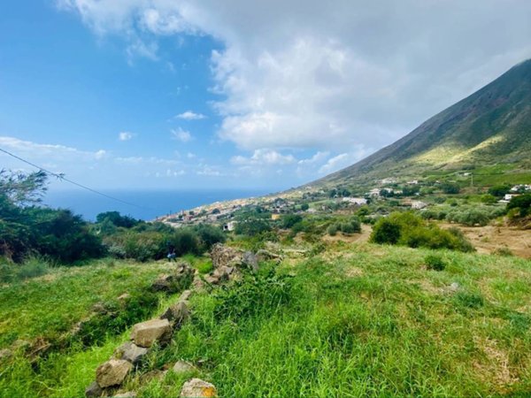 casa indipendente in vendita a Leni in zona Valdichiesa