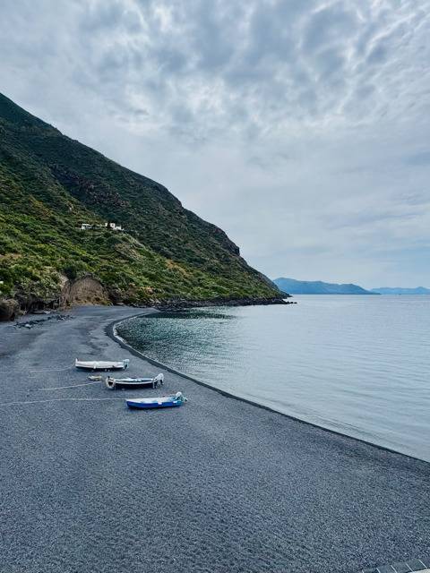 casa indipendente in vendita a Leni in zona Rinella