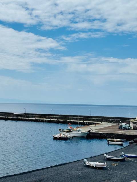 casa indipendente in vendita a Leni in zona Rinella