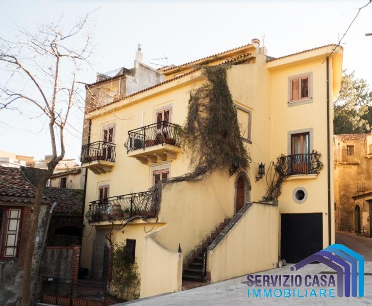 casa indipendente in vendita a Letojanni