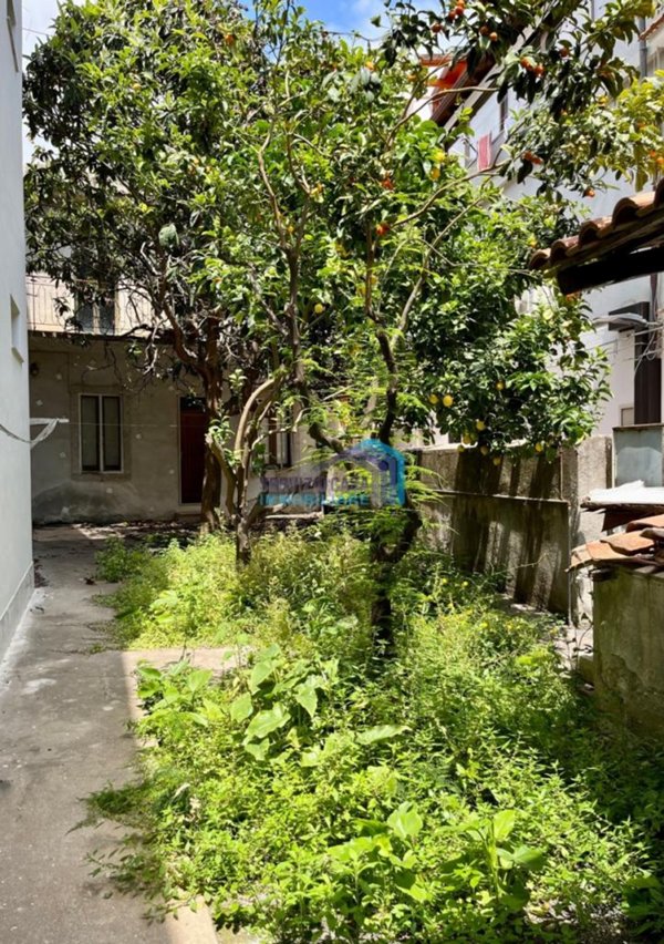 casa indipendente in vendita a Letojanni