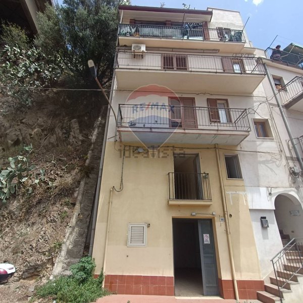 appartamento in vendita a Letojanni
