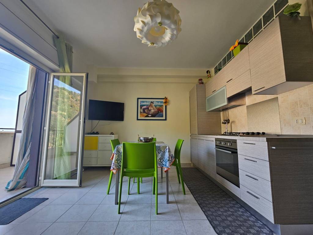 appartamento in vendita a Letojanni