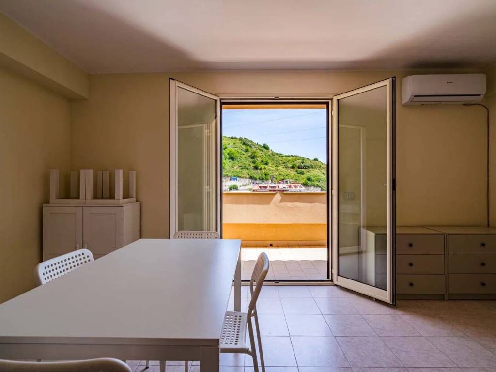 appartamento in vendita a Letojanni