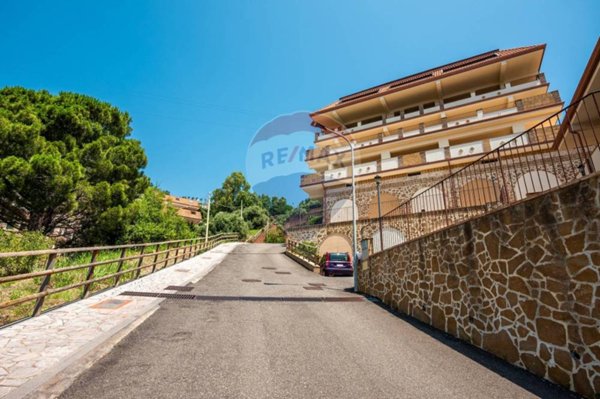 appartamento in vendita a Letojanni