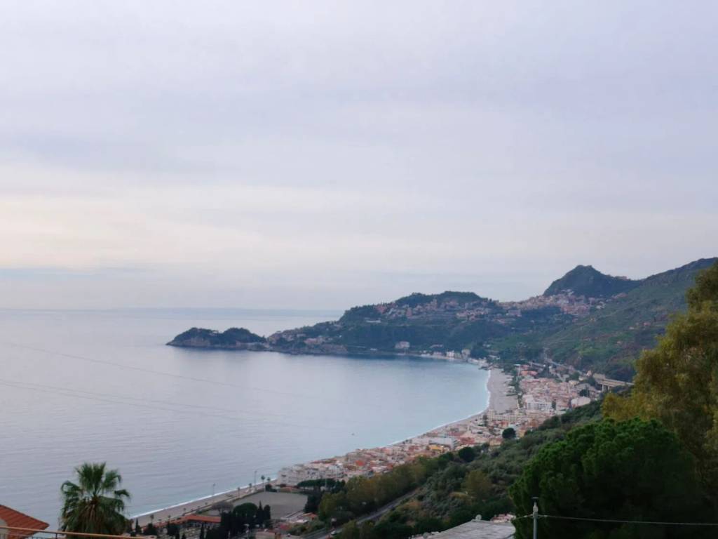 appartamento in vendita a Letojanni