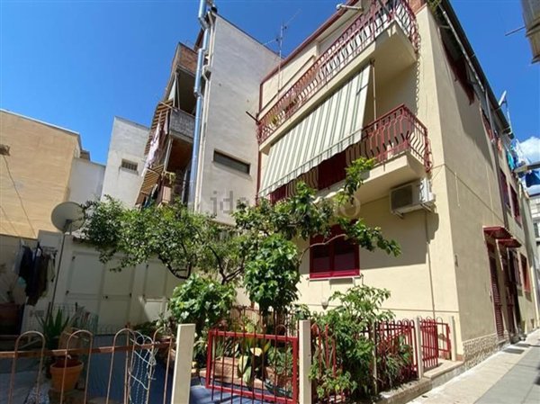 casa semindipendente in vendita a Letojanni