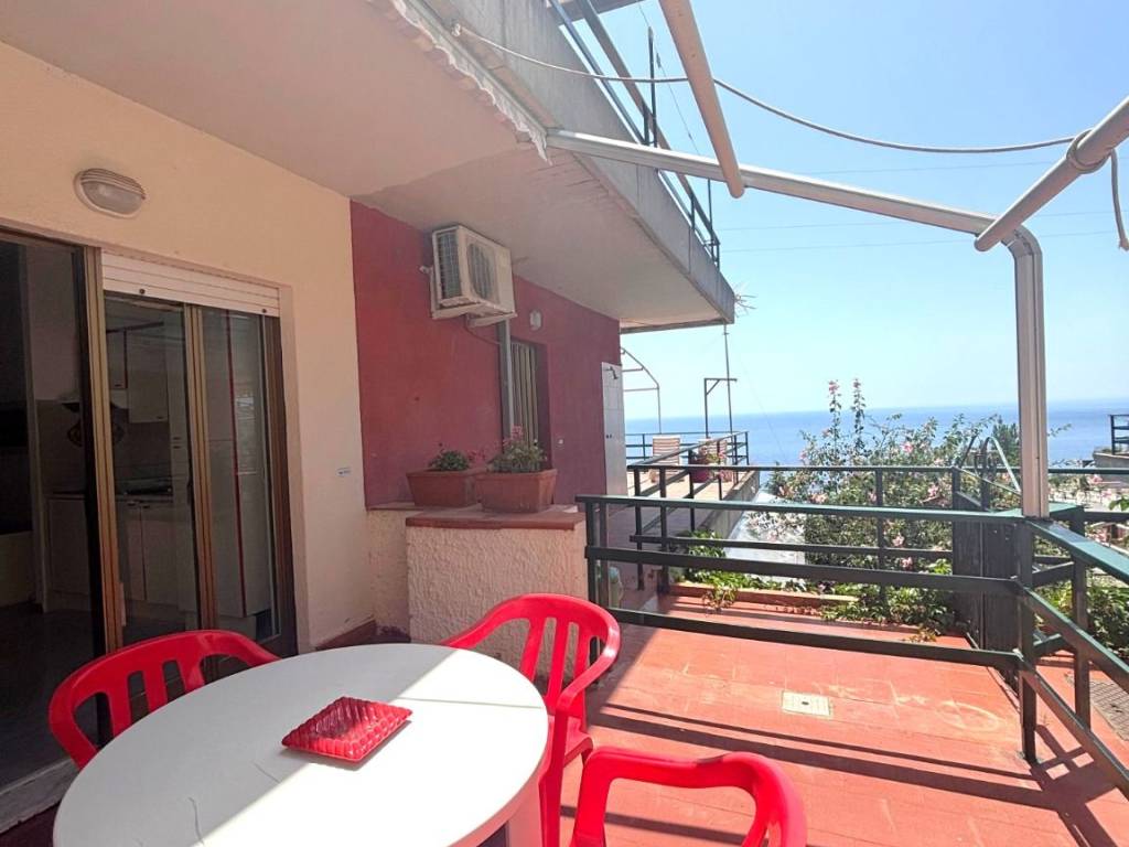 appartamento in vendita a Letojanni