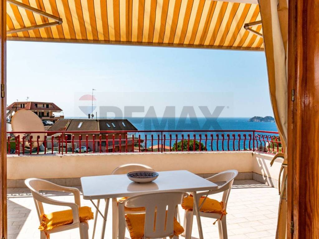 appartamento in vendita a Letojanni