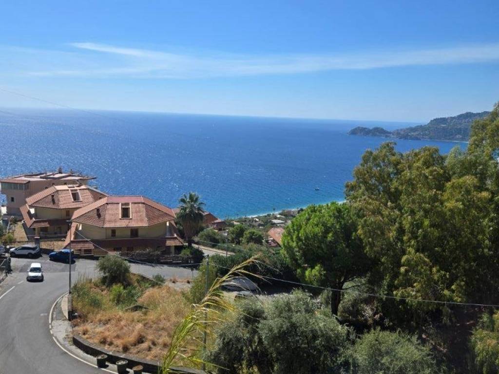 appartamento in vendita a Letojanni