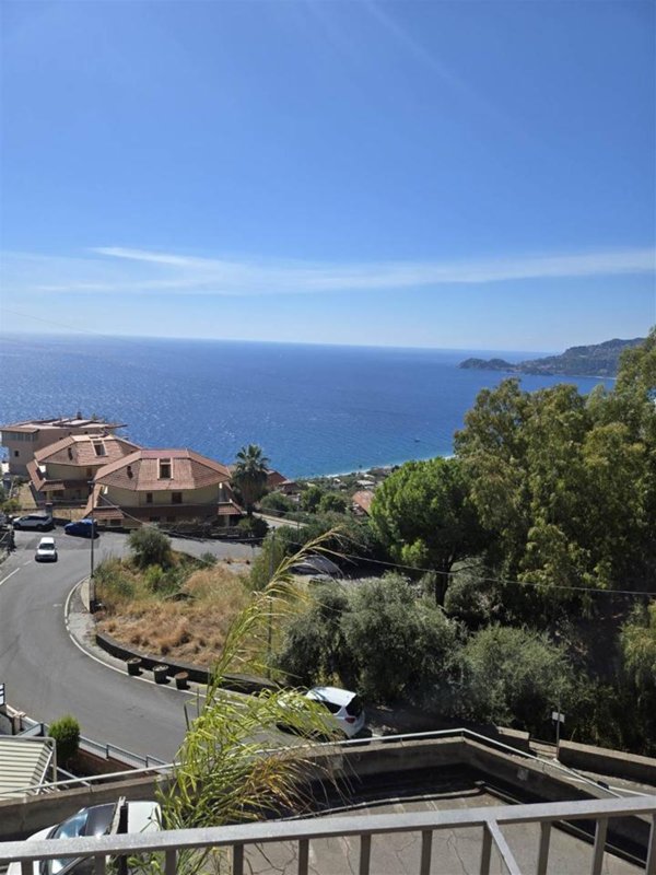 appartamento in vendita a Letojanni