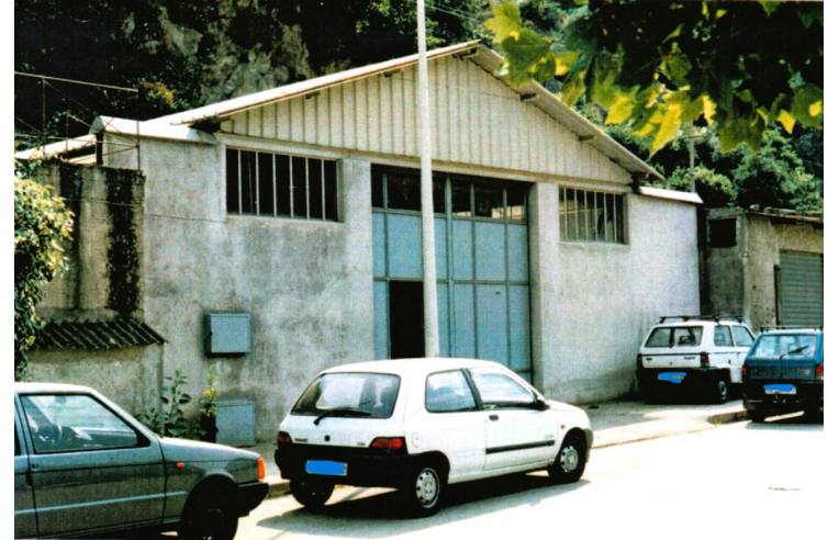 locale commerciale in vendita a Letojanni