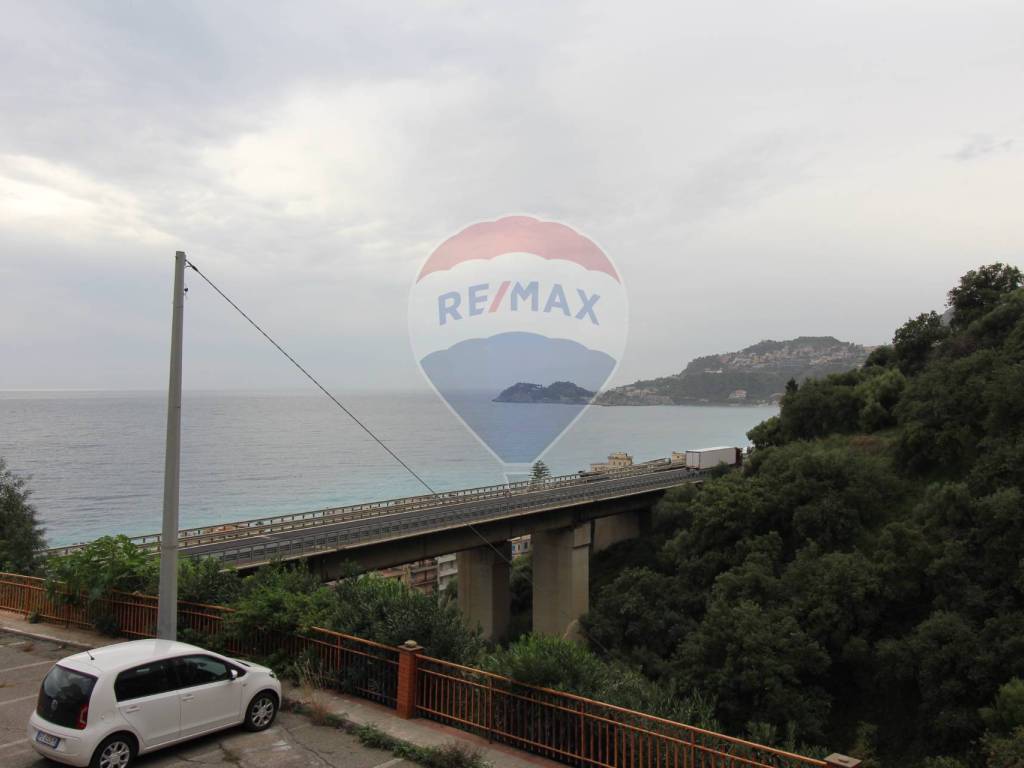 appartamento in vendita a Letojanni