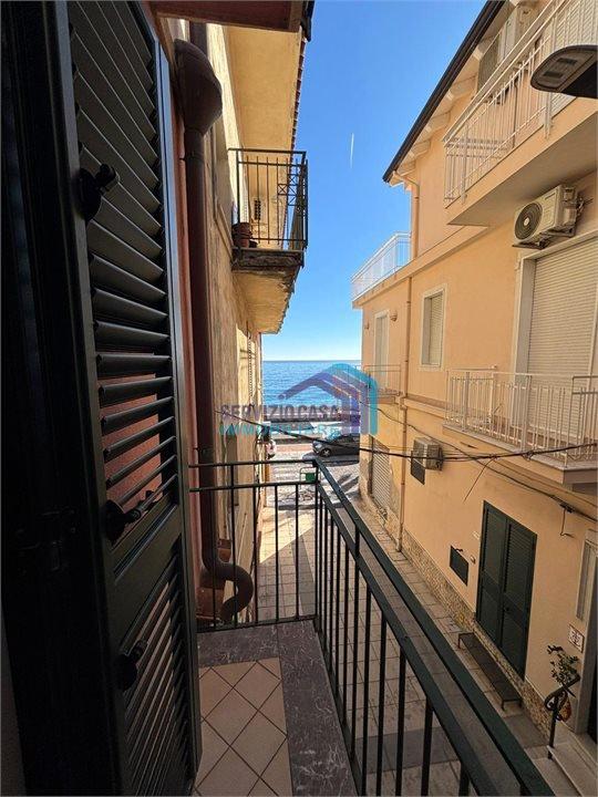 casa indipendente in vendita a Letojanni