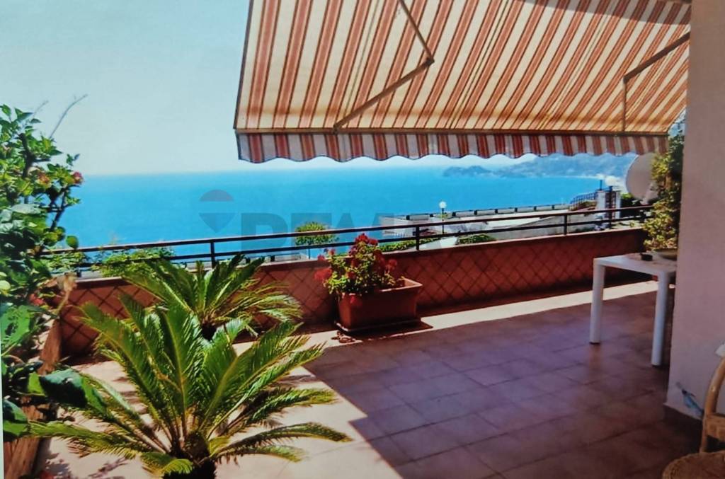 appartamento in vendita a Letojanni