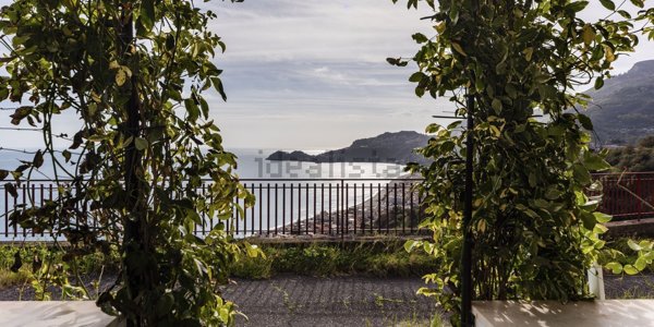 appartamento in vendita a Letojanni