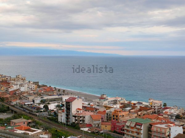 appartamento in vendita a Letojanni