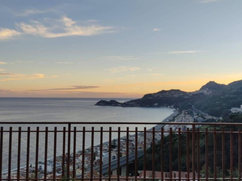 appartamento in vendita a Letojanni