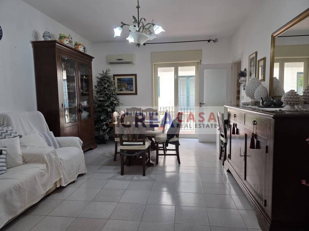 appartamento in vendita a Letojanni