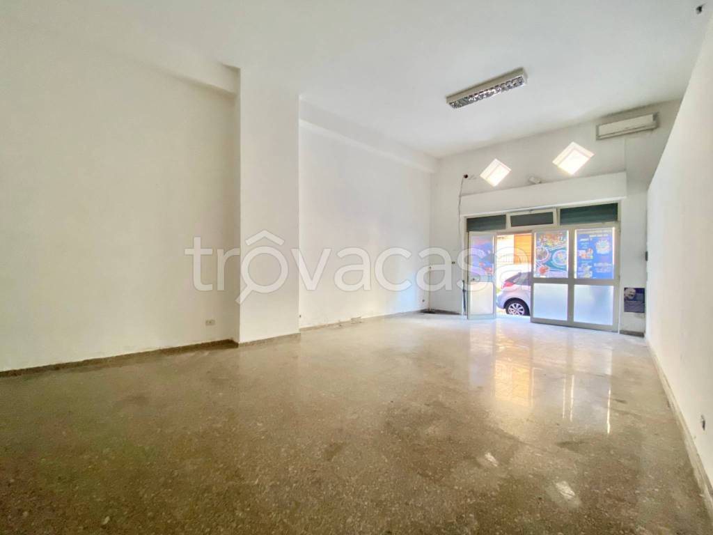 negozio in vendita a Letojanni