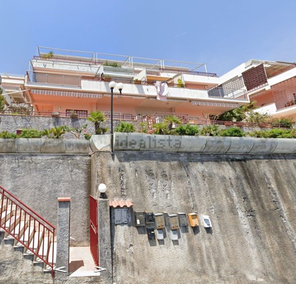 casa indipendente in vendita a Letojanni