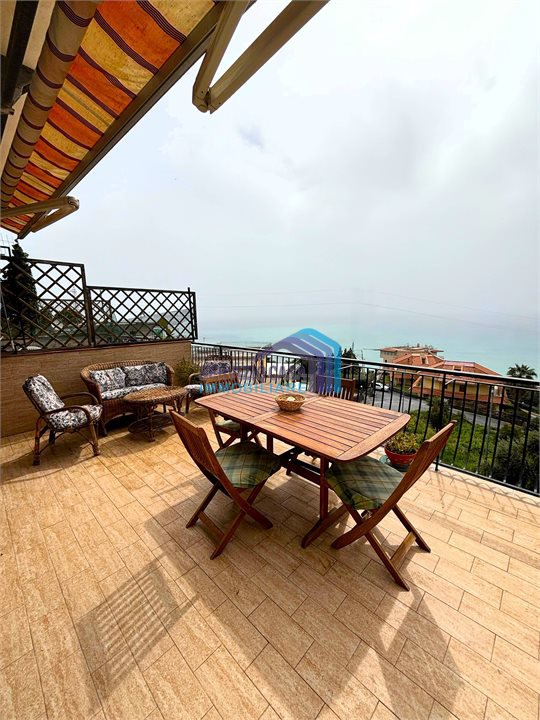 appartamento in vendita a Letojanni