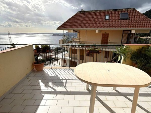 appartamento in vendita a Letojanni