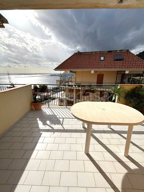 appartamento in vendita a Letojanni