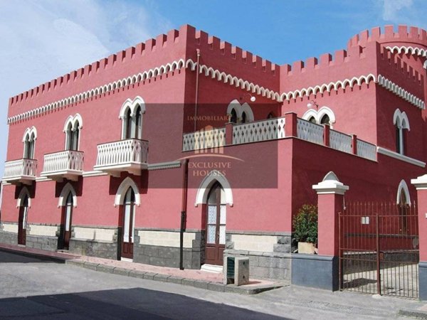 casa indipendente in vendita a Letojanni