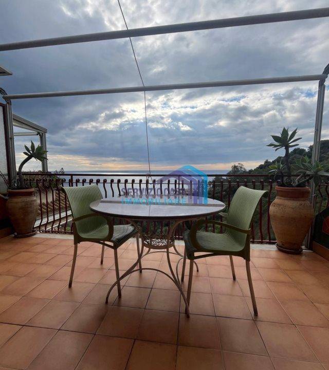 appartamento in vendita a Letojanni