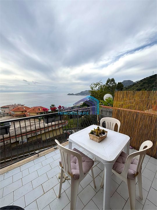 appartamento in vendita a Letojanni