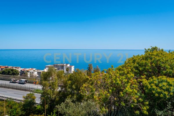 appartamento in vendita a Letojanni