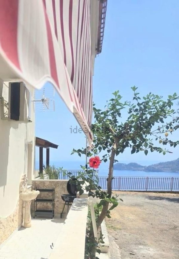 appartamento in vendita a Letojanni