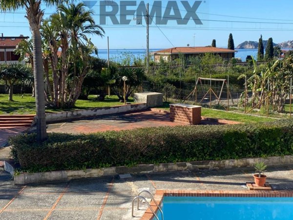 appartamento in vendita a Letojanni