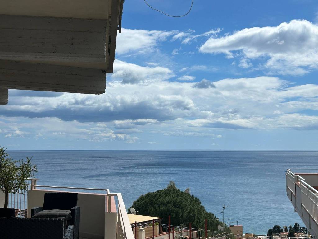 appartamento in vendita a Letojanni