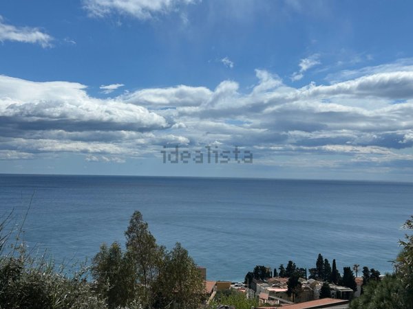 appartamento in vendita a Letojanni