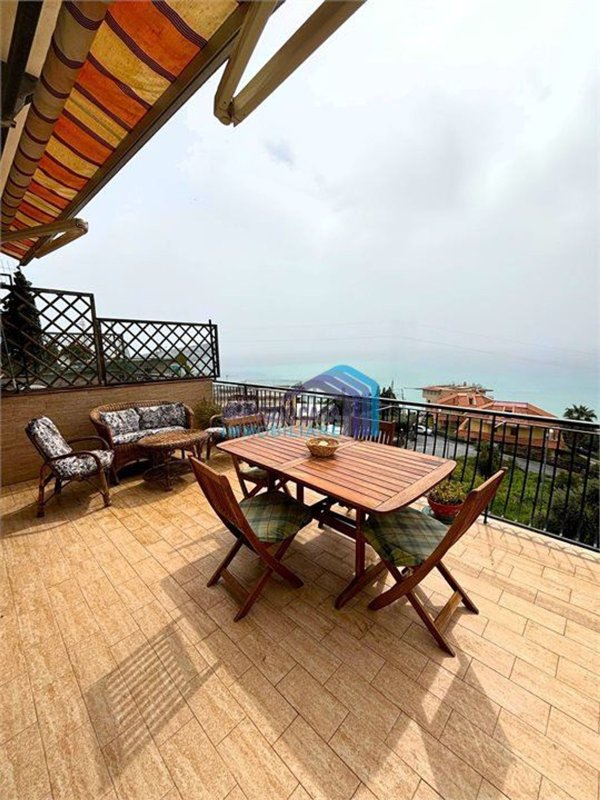 appartamento in vendita a Letojanni