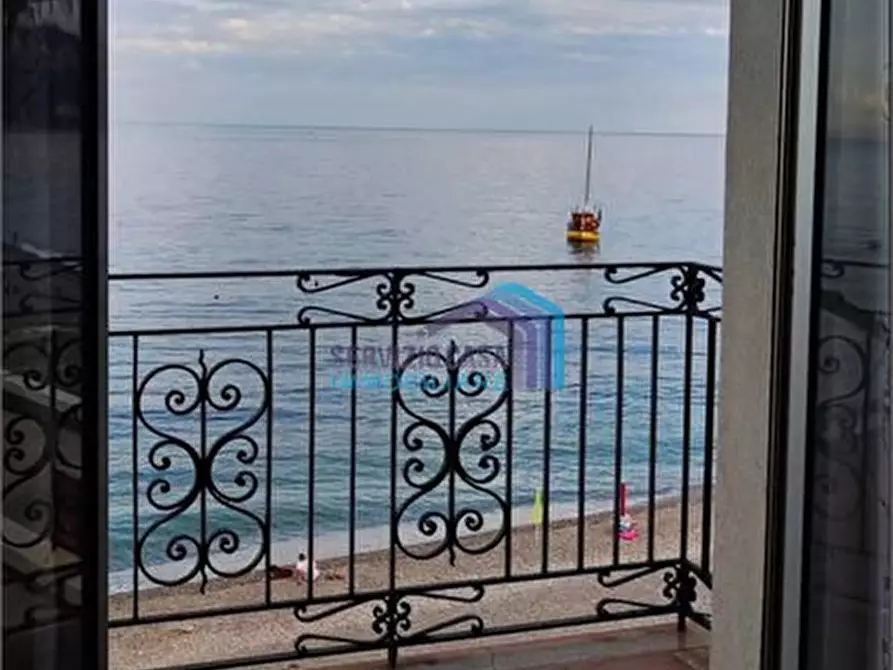 casa indipendente in vendita a Letojanni