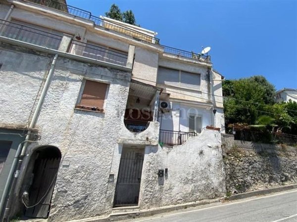 casa indipendente in vendita a Letojanni