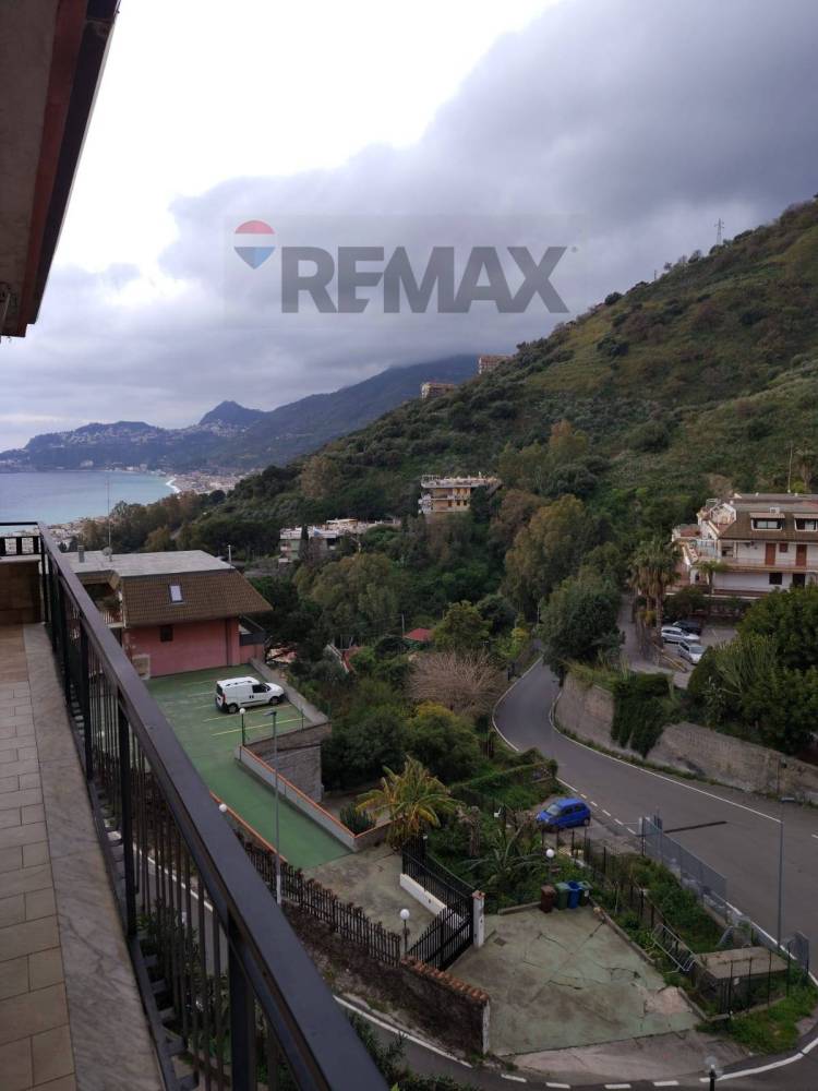 appartamento in vendita a Letojanni