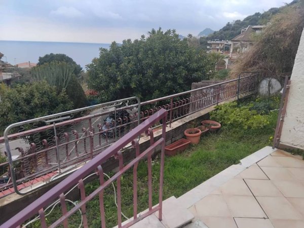 appartamento in vendita a Letojanni