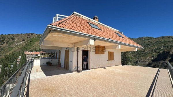 appartamento in vendita a Letojanni